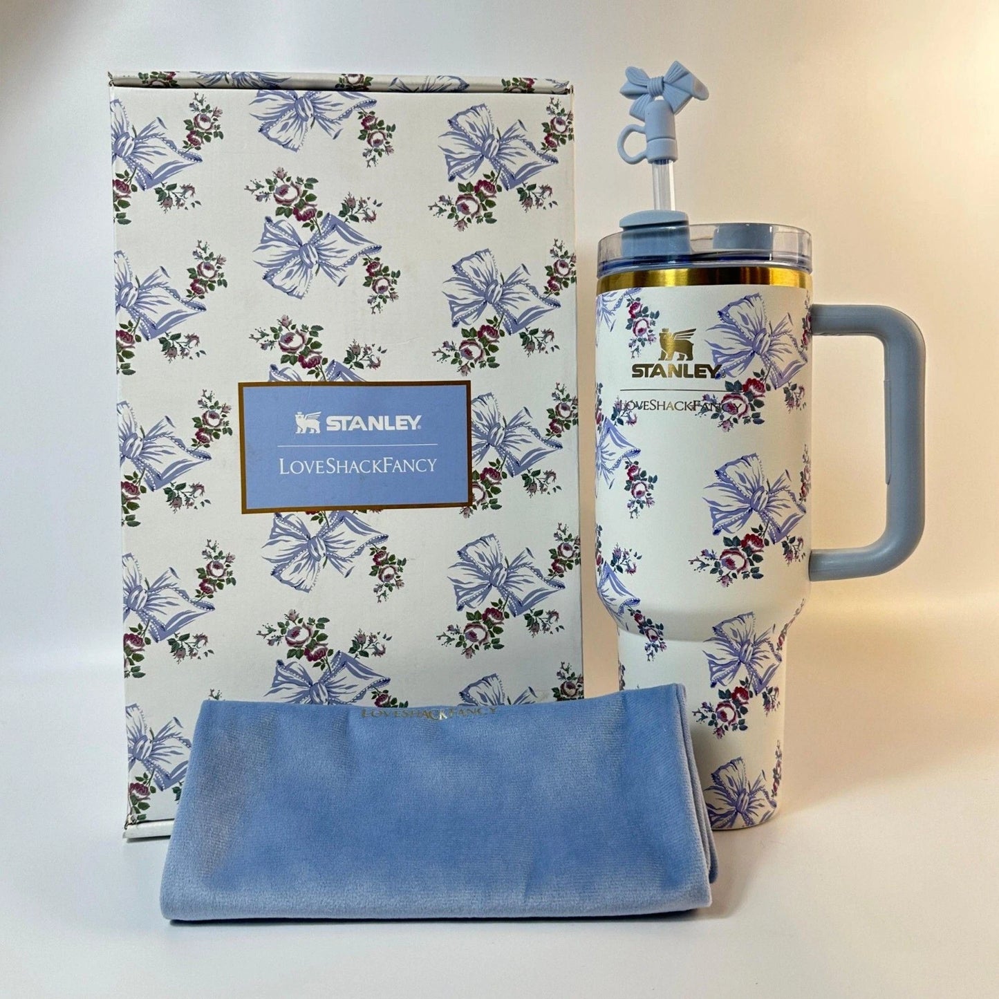 Stanley x LoveShackFancy Holiday Quencher H2.0 FlowState™ Tumbler 40oz